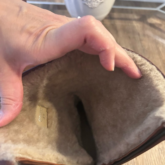 CHANEL LEATHER WINTER BOOTS , camel color with CC logo and Shearling Fur - Picture 15 of 17